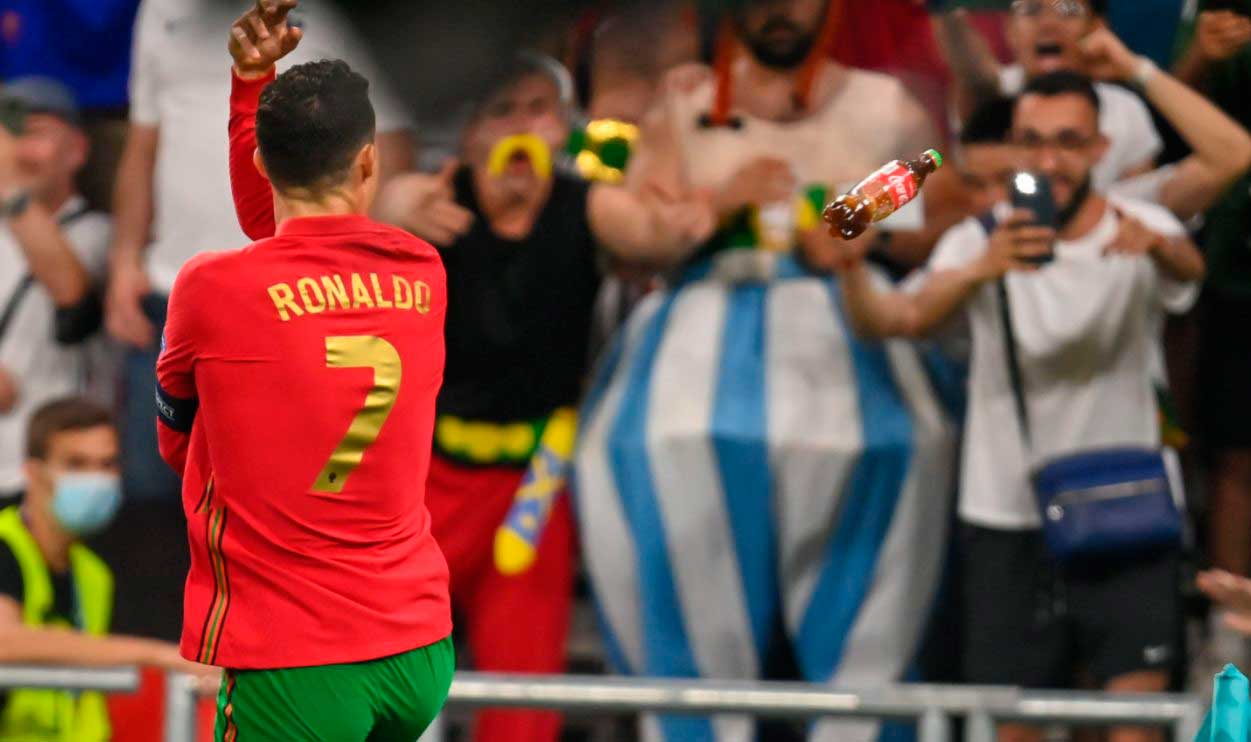 koka-kola-letit-v-ronaldu koka-kola-letit-v-ronaldu